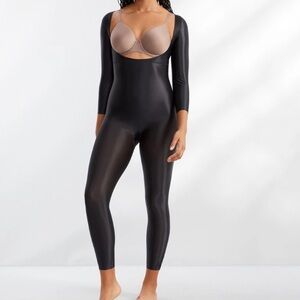 *LAST ONE!* NWT!! Spanx Suit Your Fancy Open-Bust 3/4 Sleeve Catsuit Size: Large